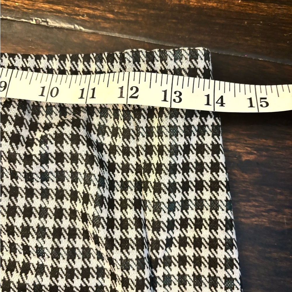 Olivia Rae Black and White Houndstooth Mini Skirt - Picture 4 of 7